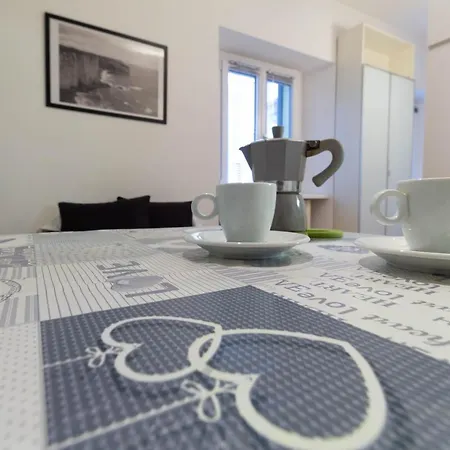 Apartament Roma 24 - Affitti Brevi Italia Lecco